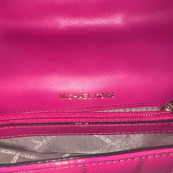 Michael Kors SoHo small quilted patent leather bag in wild berry (hot pink) - Picture 3 of 6
